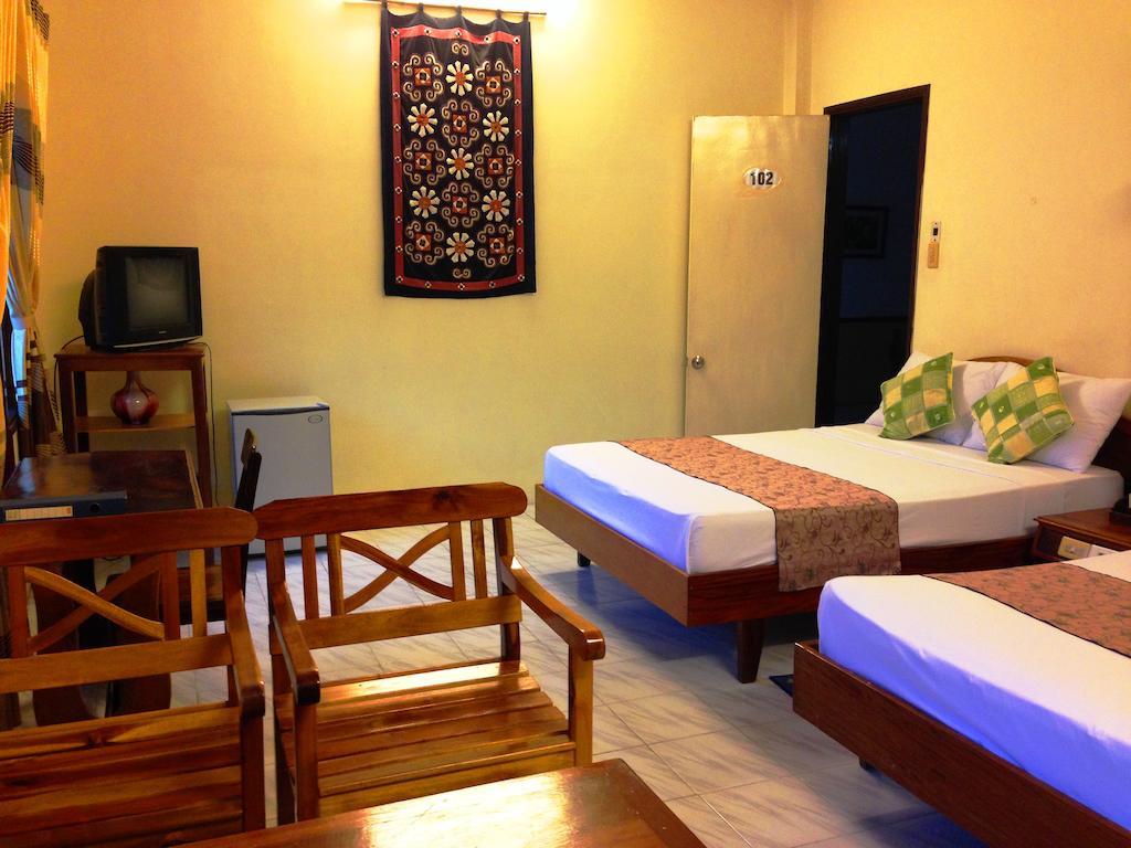 Dong Loi Hotel هوي الغرفة الصورة